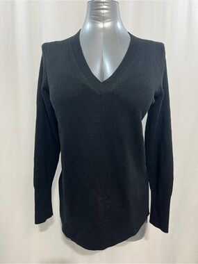 Gap Black Lightweight Fine Knit V-Neck Long Sleeve Pullover Sweater woman’s 1718